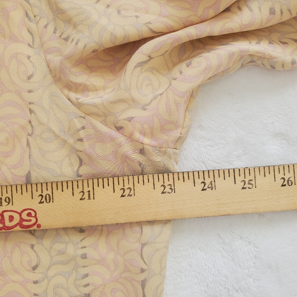 Vintage Talbots Silk Top with Cream and Pink Swirls Size 18 - Picture 4 of 9